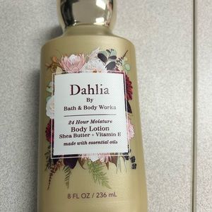 NWOT Bath and Body Works Dahlia Lotion 8 Oz.
